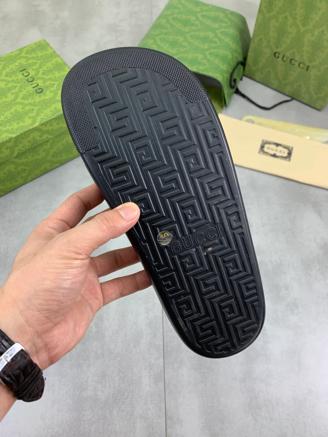 Men's Men's Shoes 💰P300💰[New Style] High Version 🎁🎁🎁 GUCCI New Year of the Snake casual slippers, original official website, perfect workmanship, transmitting a kind of noble luxury, sublimating its definition of luxury in Gucci's high-end extraordinary craftsmanship. Original Gucci double G combination outsole, code number: 35-46, complete package